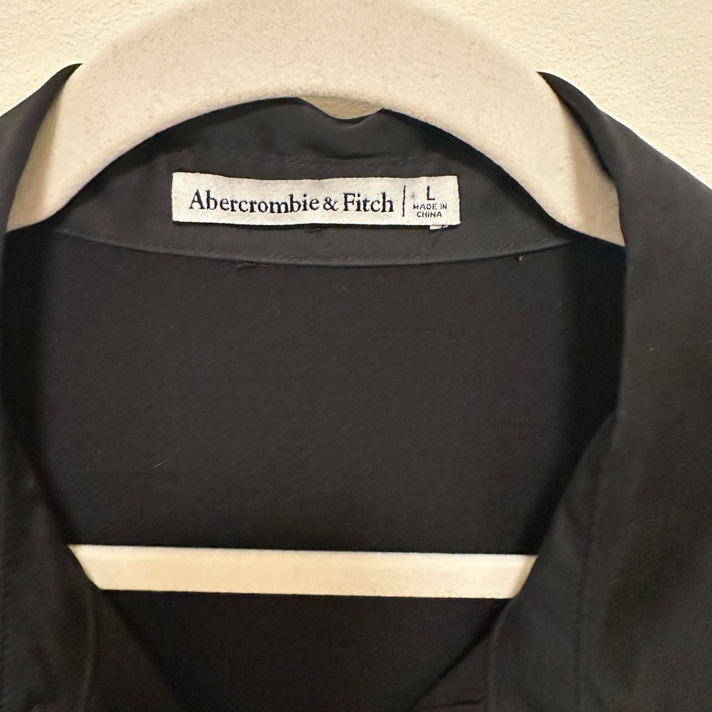 Abercrombie & Fitch Long-Sleeve Satin Button-Up Shirt - Picture 10 of 13